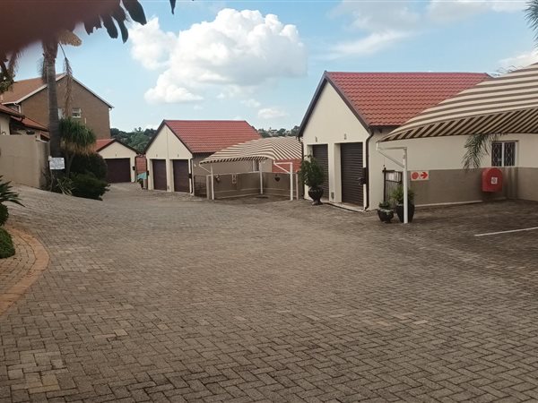 3 Bedroom Townhouse 3 Bedroom Townhouse