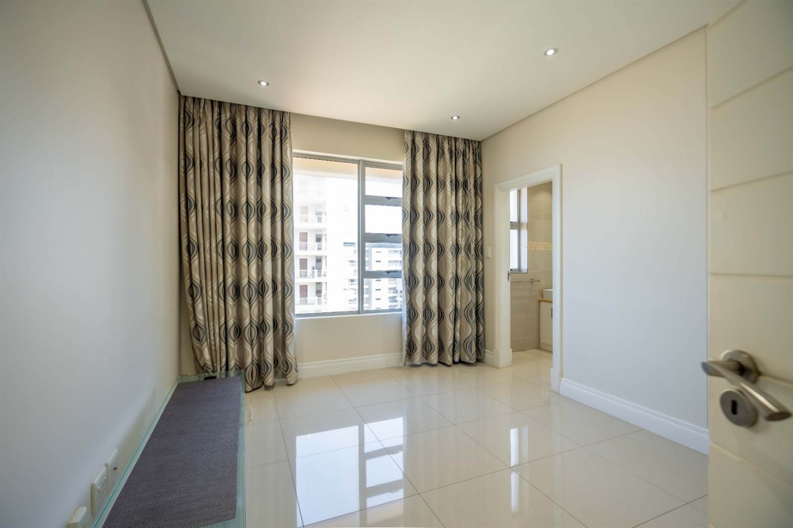 3 Bed Apartment in Umhlanga Rocks photo number 19