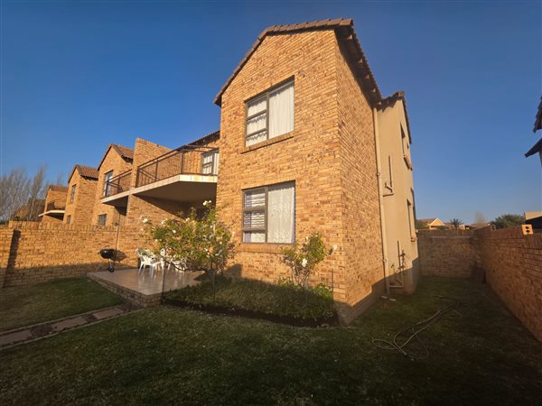 2 Bedroom Townhouse 2 Bedroom Townhouse