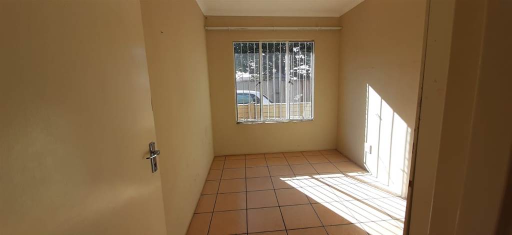 3 Bed Townhouse in Ormonde photo number 14