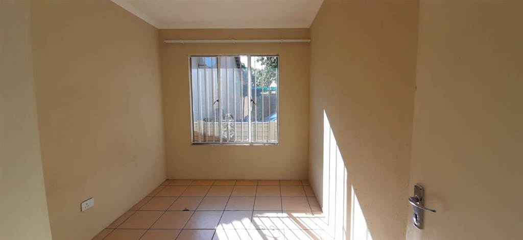 3 Bed Townhouse in Ormonde photo number 13