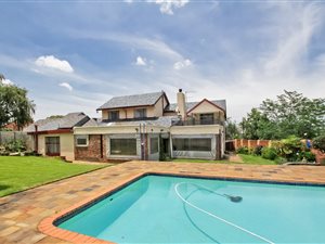 4 Bed House in Dewetshof