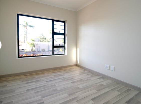 3 Bed Townhouse in Radiokop photo number 10