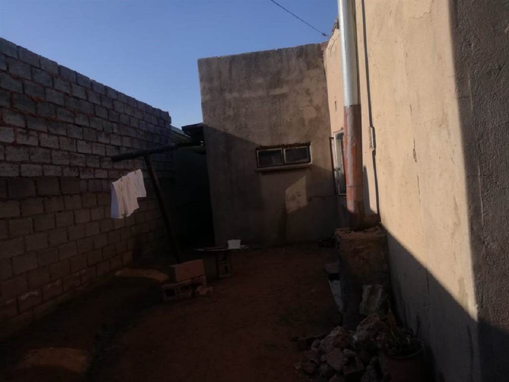 3 Bed House in Kwa Thema photo number 5