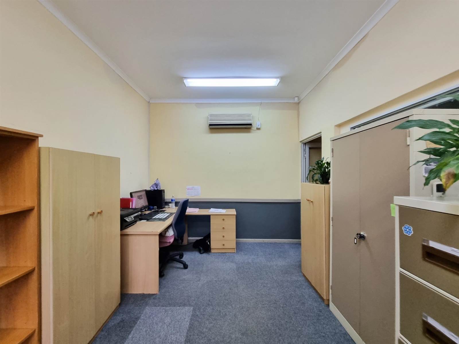 180  m² Commercial space in Hillcrest Central photo number 4