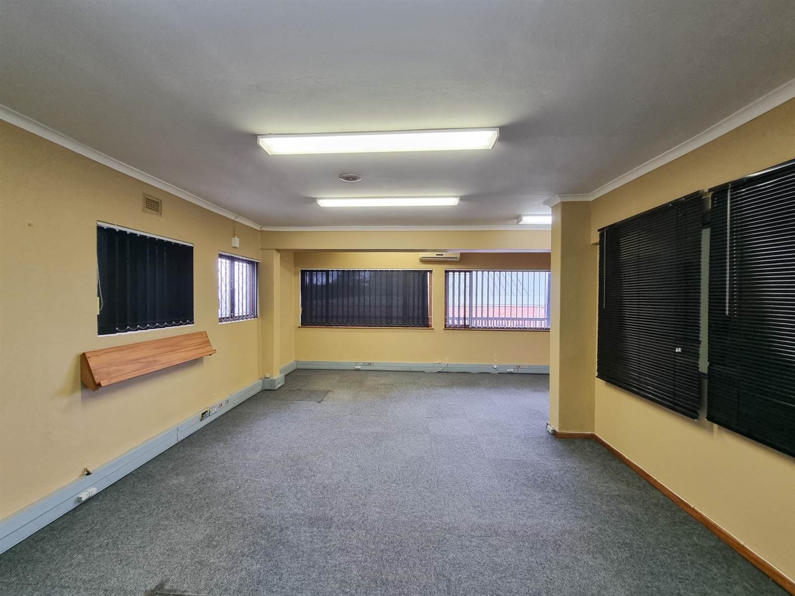 180  m² Commercial space in Hillcrest Central photo number 6