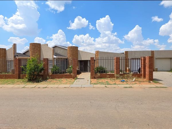 5 Bedroom House