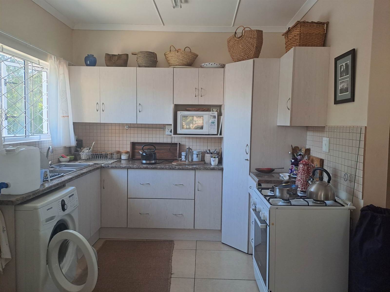 2 Bed House in Graaff Reinet photo number 11