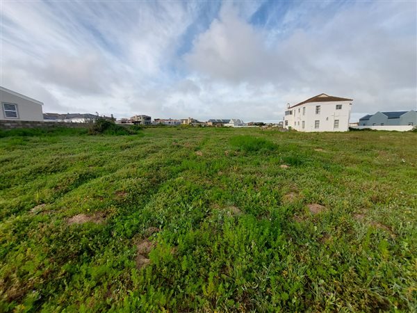 1 026 m² Land