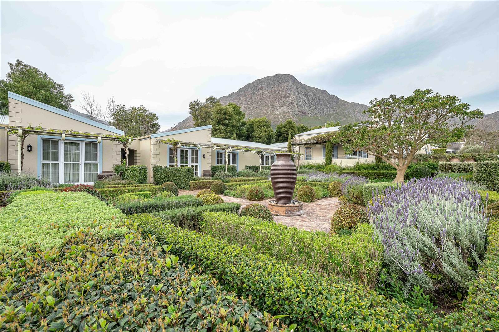 14 Bed House in Franschhoek photo number 21