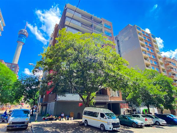 3 Bed Apartment in Hillbrow