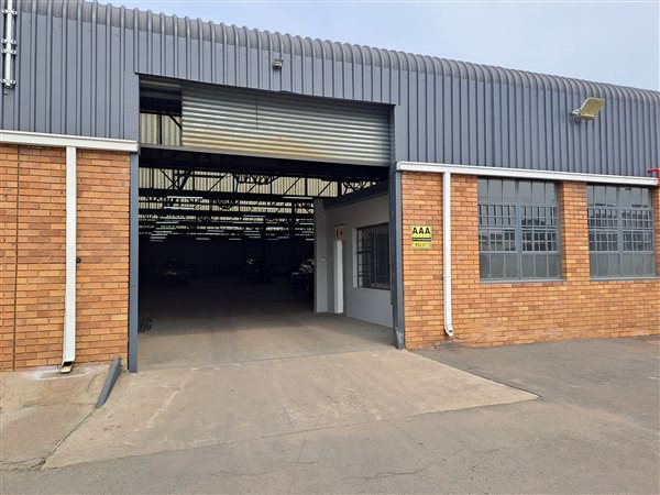 2 496  m² Industrial space