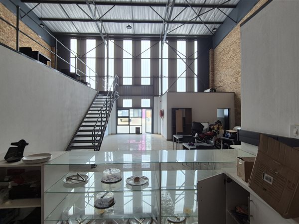 273  m² Industrial space in Kya Sands