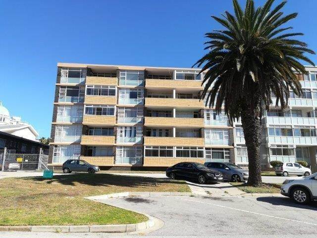 3 Bed Apartment in Humewood photo number 1