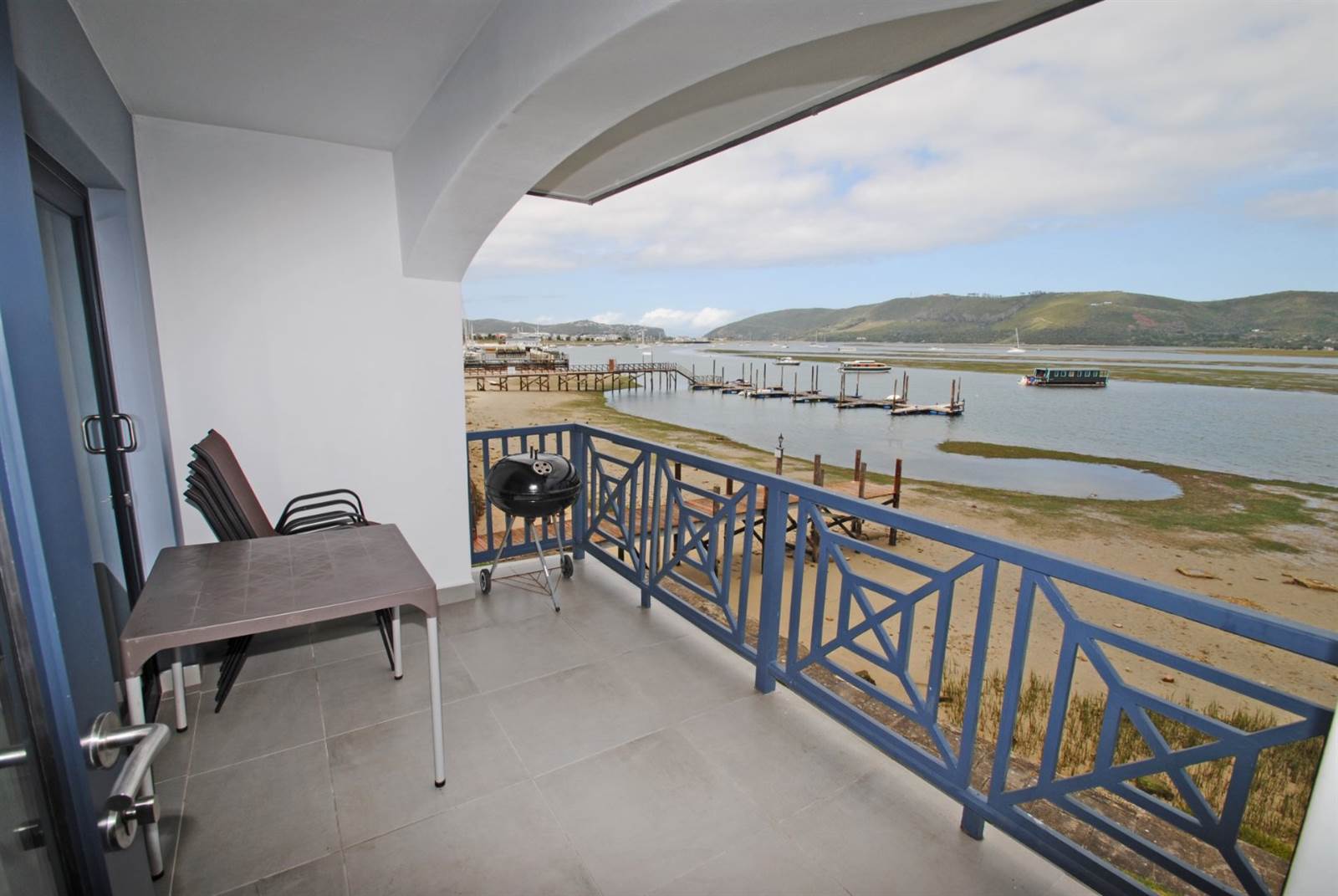 3 Bed Apartment in Knysna Central photo number 10
