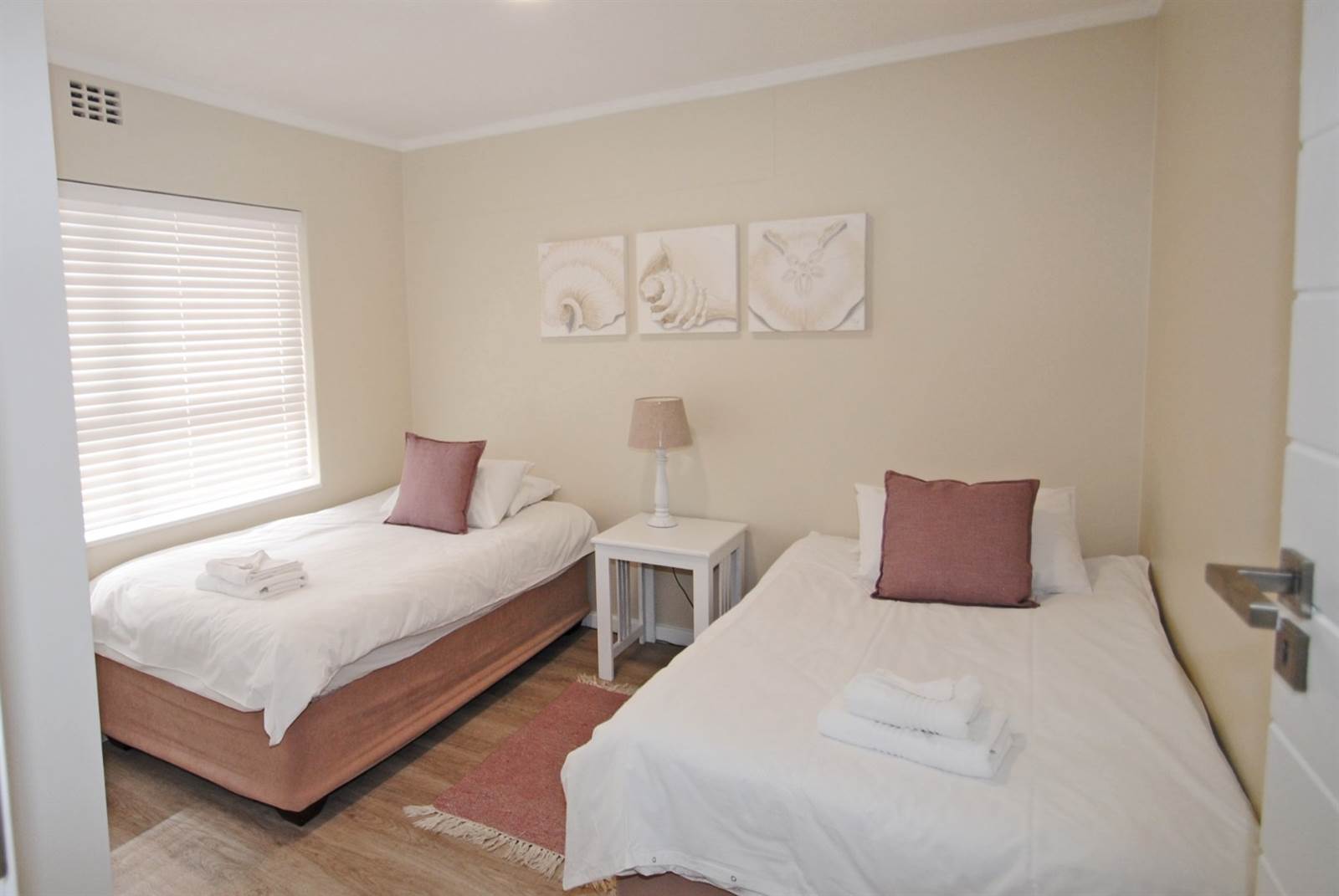 3 Bed Apartment in Knysna Central photo number 18