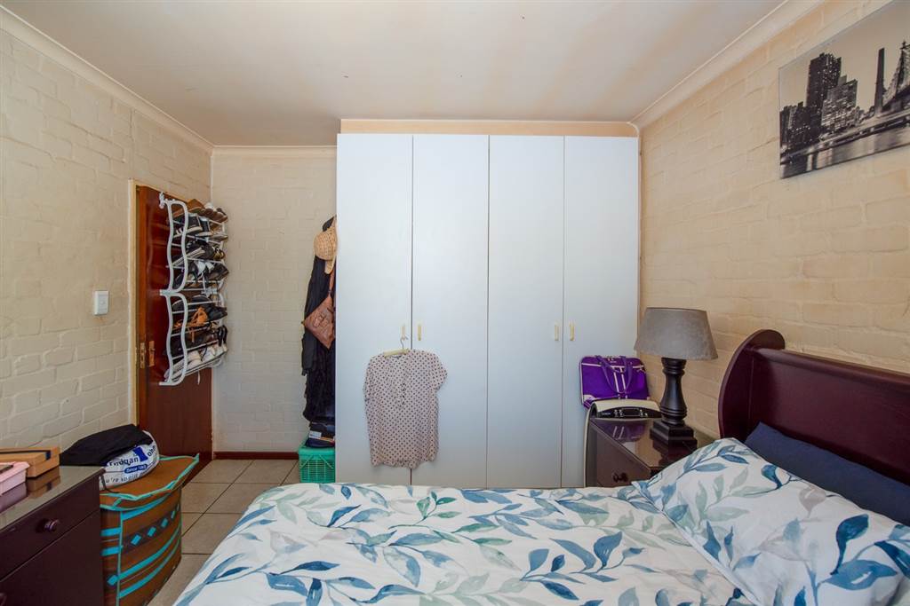 2 Bed House in Van Der Stel photo number 13
