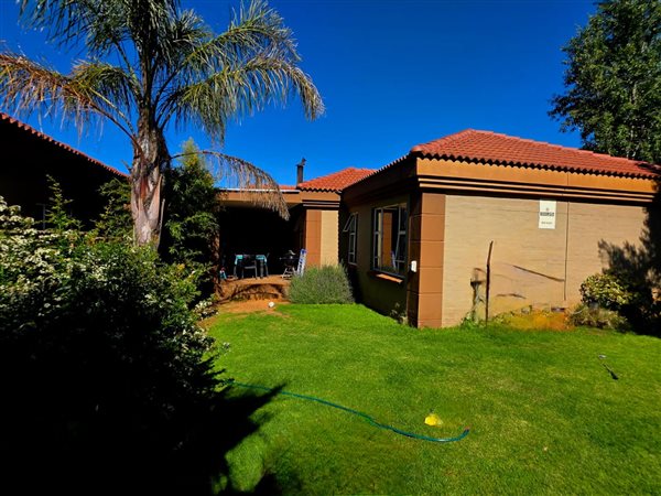 3 Bedroom Townhouse 3 Bedroom Townhouse