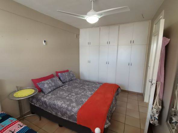 2 Bed Apartment in Amanzimtoti photo number 20