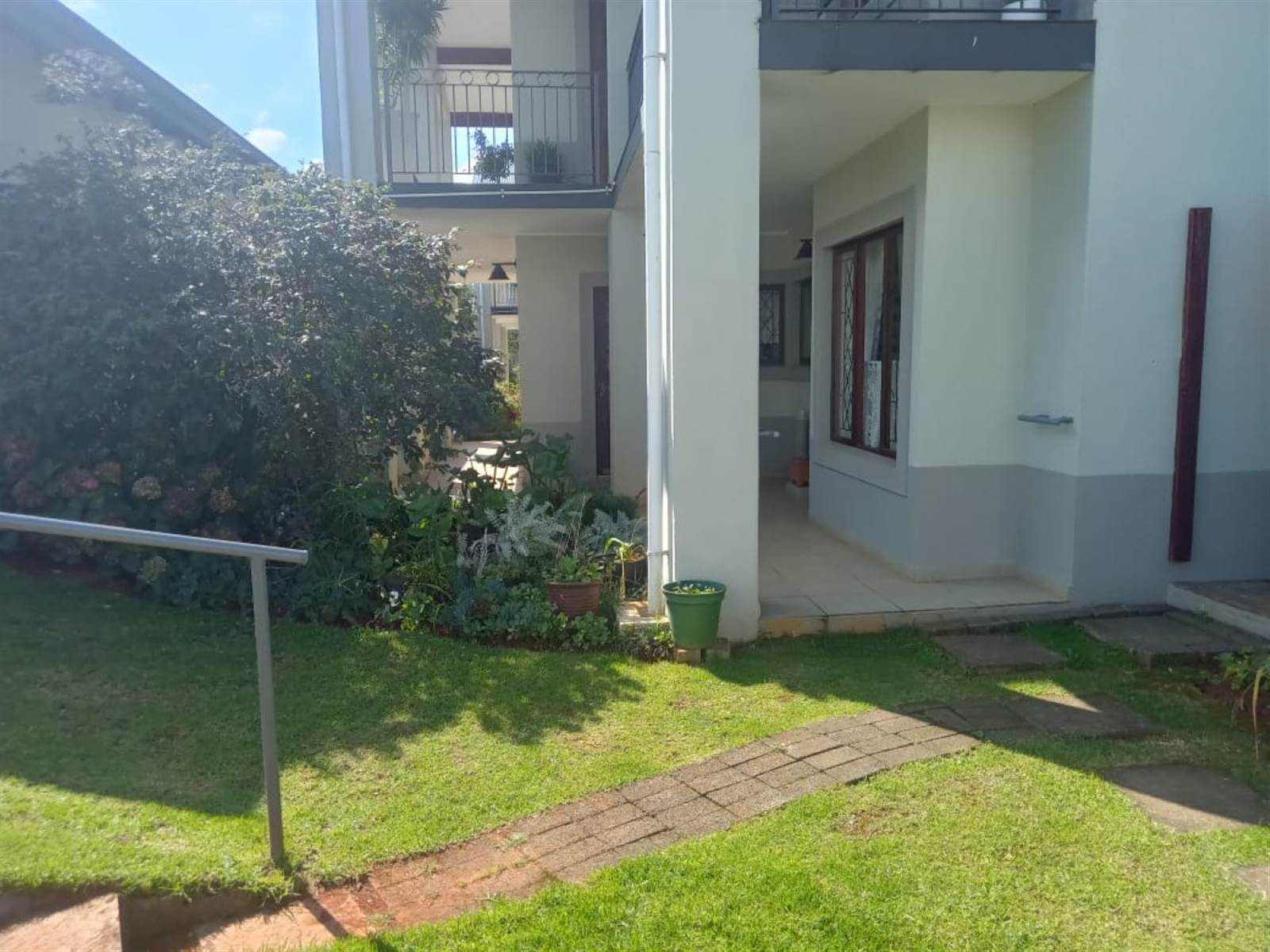 2 Bed Apartment in Howick photo number 11