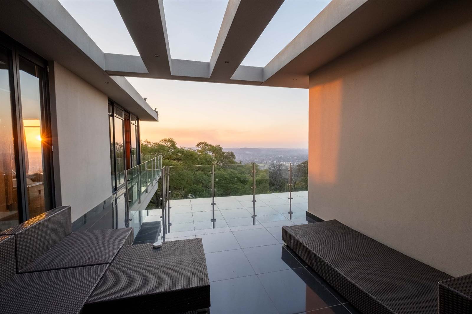 4 Bed House in Northcliff photo number 8