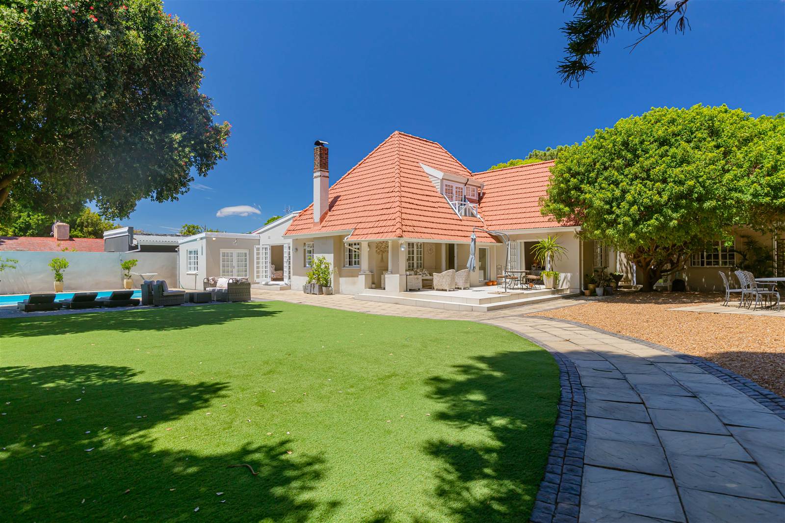 5 Bed House in Rondebosch photo number 2