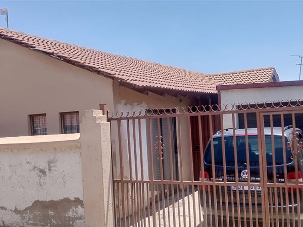 6 Bedroom House 6 Bedroom House