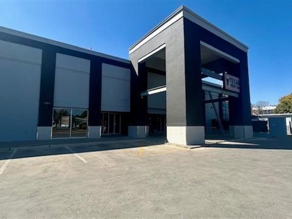 214  m² Commercial space