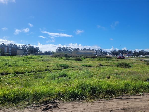 905 m² Land available in Atlantis Central