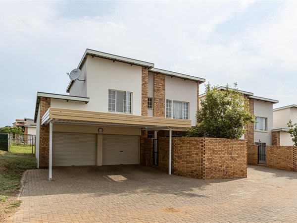 3 Bed Townhouse in Silver Lakes
