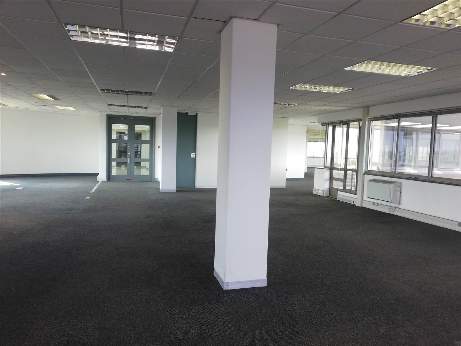 1089  m² Commercial space in Woodmead photo number 11