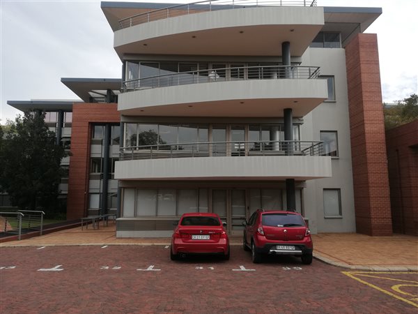 1089  m² Commercial space in Woodmead