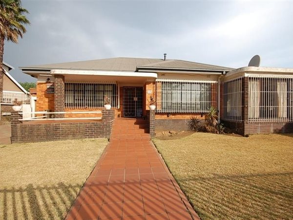 3 Bedroom House 3 Bedroom House