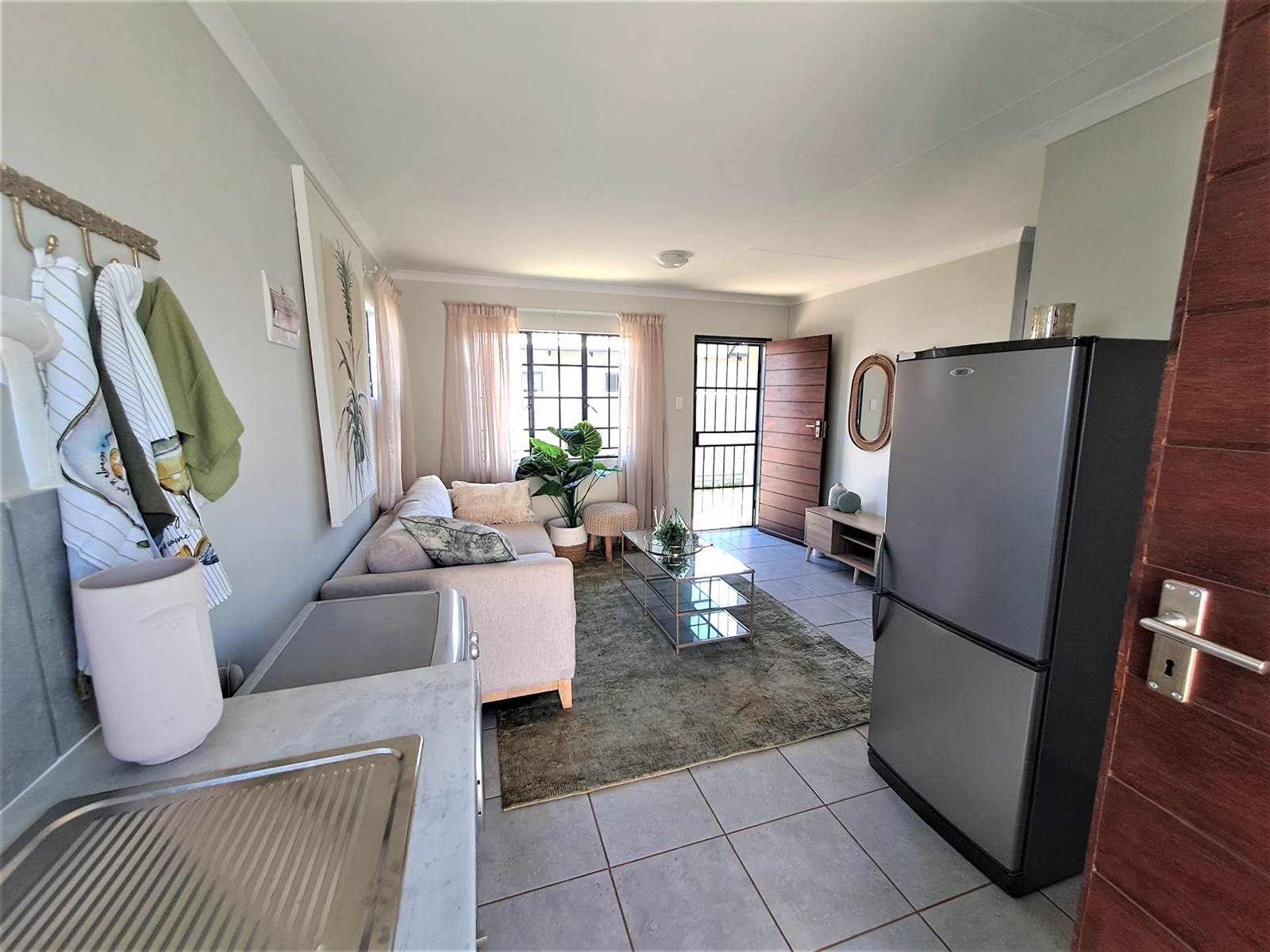 2 Bed House in Vereeniging Central photo number 4