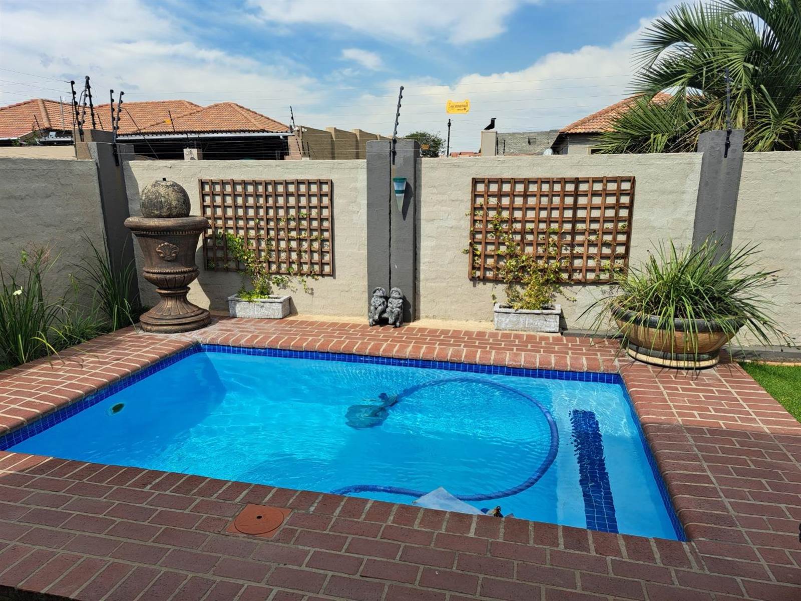 2 Bed House in Secunda Central photo number 5