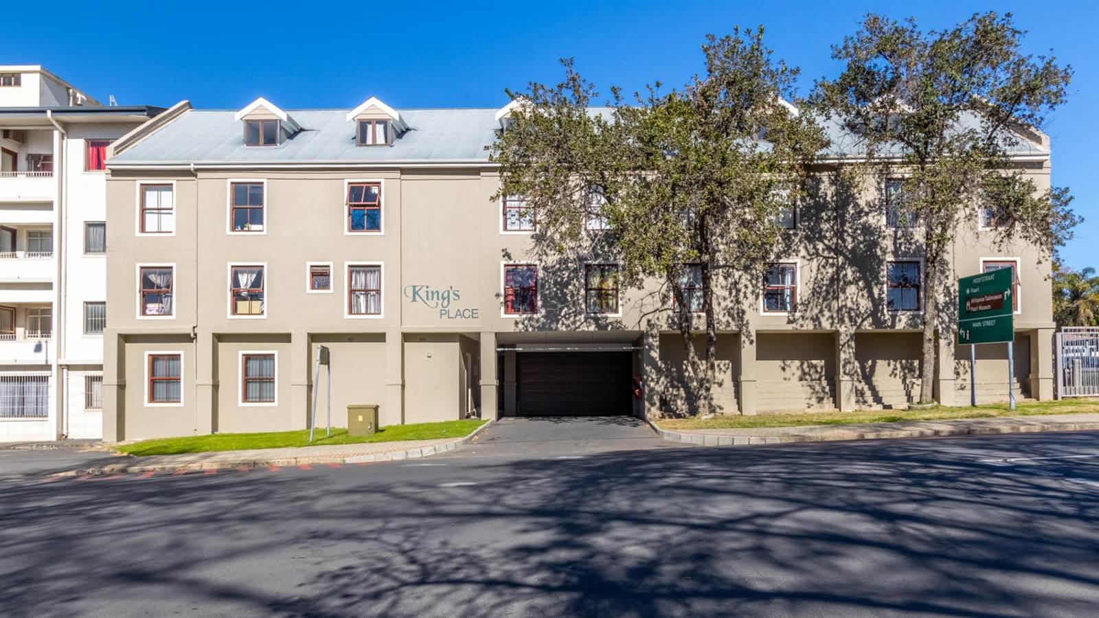 2 Bed Apartment in Paarl photo number 1