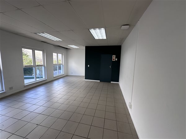 47  m² Commercial space