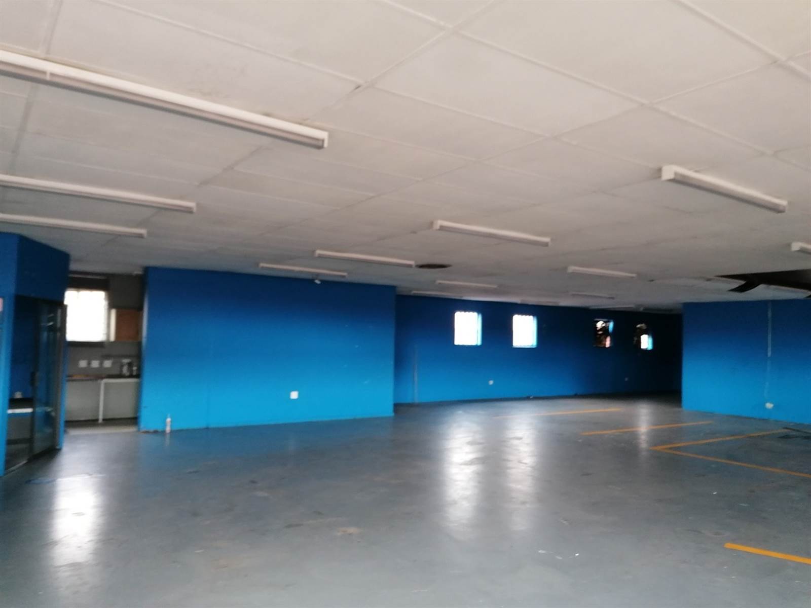 100  m² Commercial space in Pretoria North photo number 7