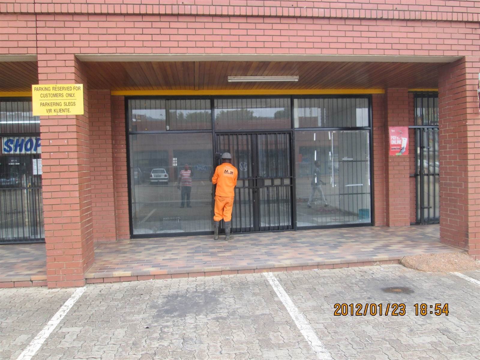 100  m² Commercial space in Pretoria North photo number 2