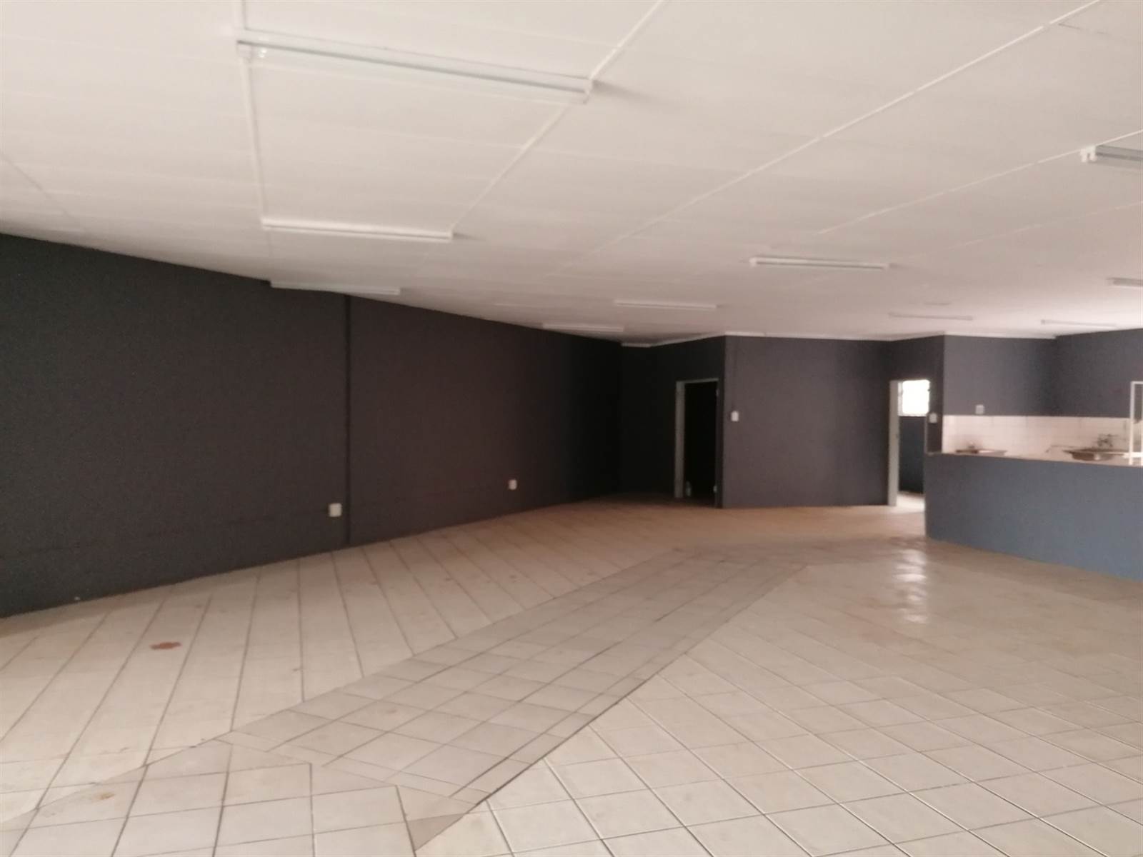 100  m² Commercial space in Pretoria North photo number 9