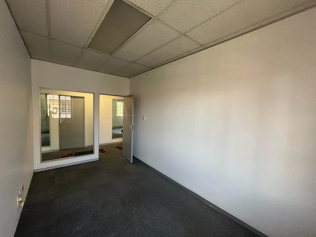 333  m² Commercial space in Parktown photo number 15