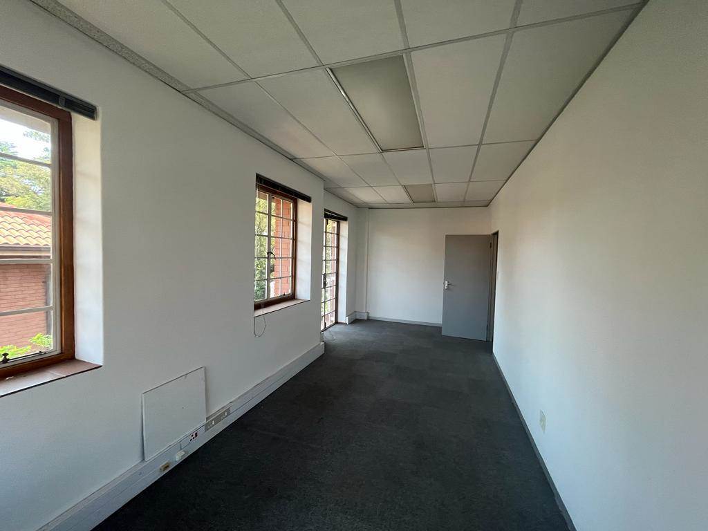 333  m² Commercial space in Parktown photo number 11