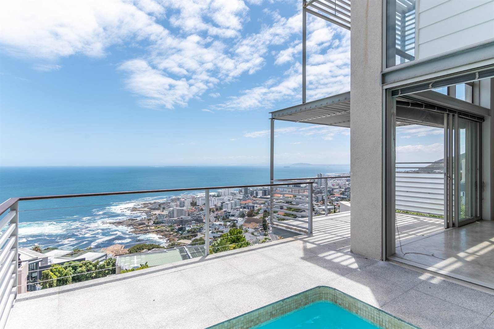 2 Bed Townhouse in Bantry Bay photo number 7