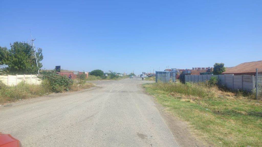 9.3 ha Land available in Boitekong photo number 2