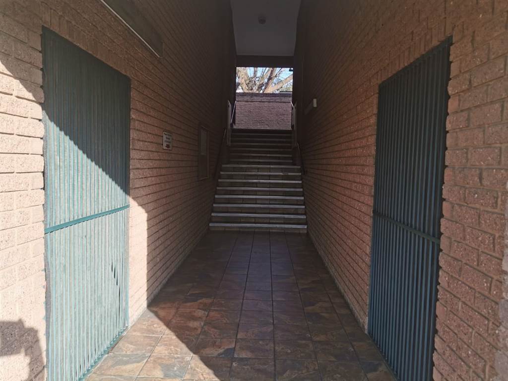 2 Bed Apartment in Brakpan Central photo number 30