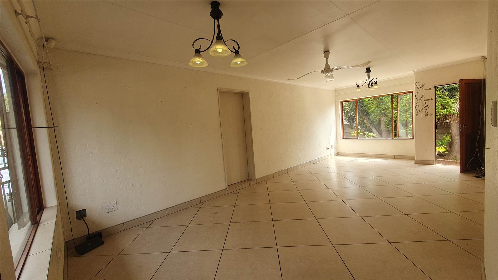 2 Bed Townhouse in Radiokop photo number 8