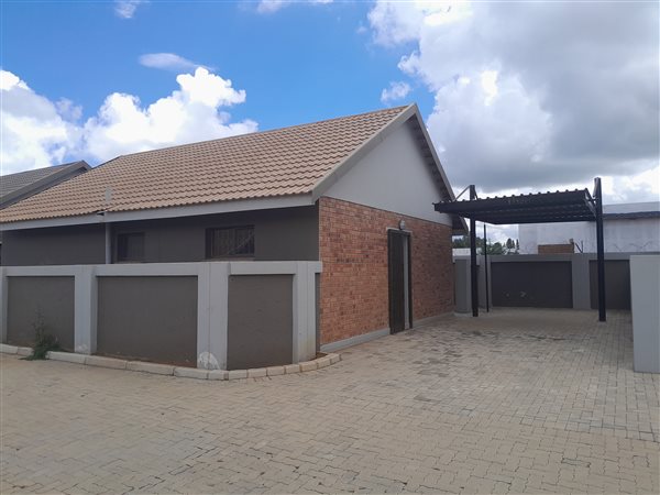 2 Bedroom Townhouse 2 Bedroom Townhouse
