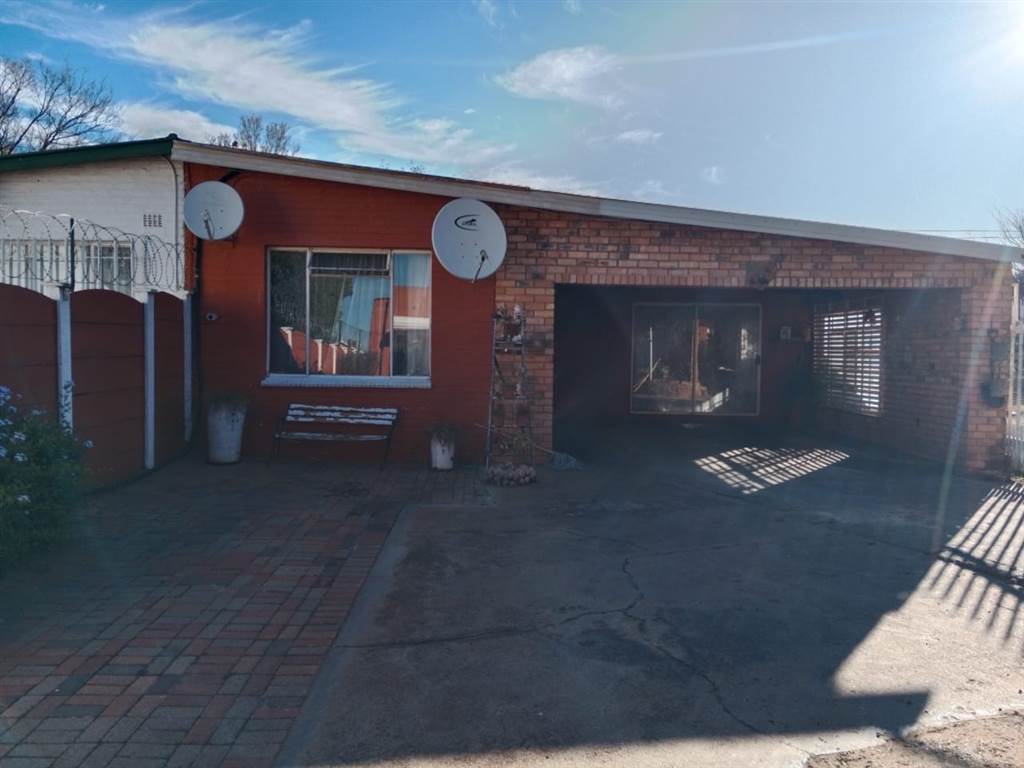 3 Bed House in Carletonville photo number 25