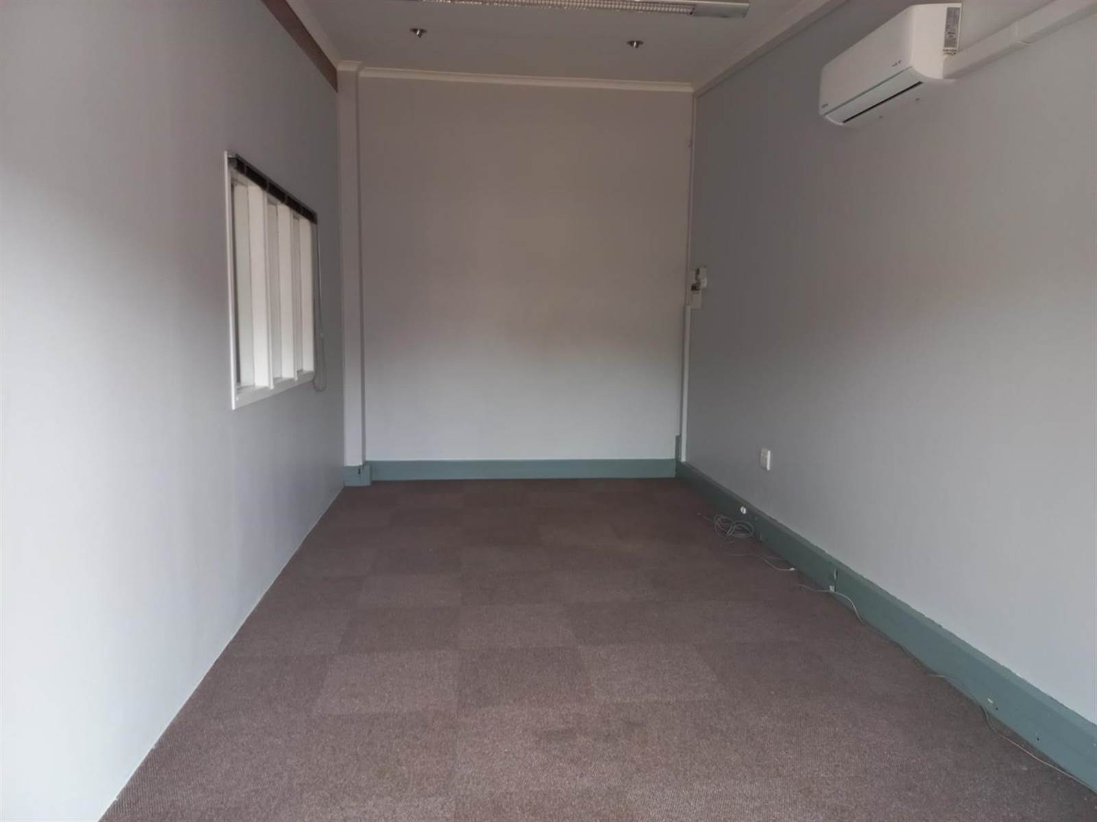 147  m² Office Space in Walmer photo number 2