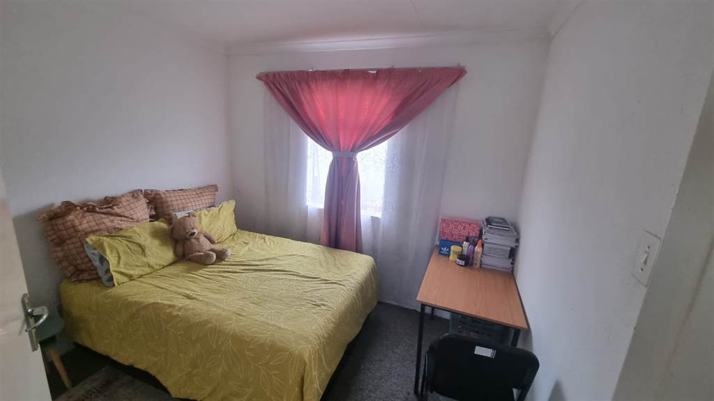 2 Bed Apartment in Florentia photo number 8